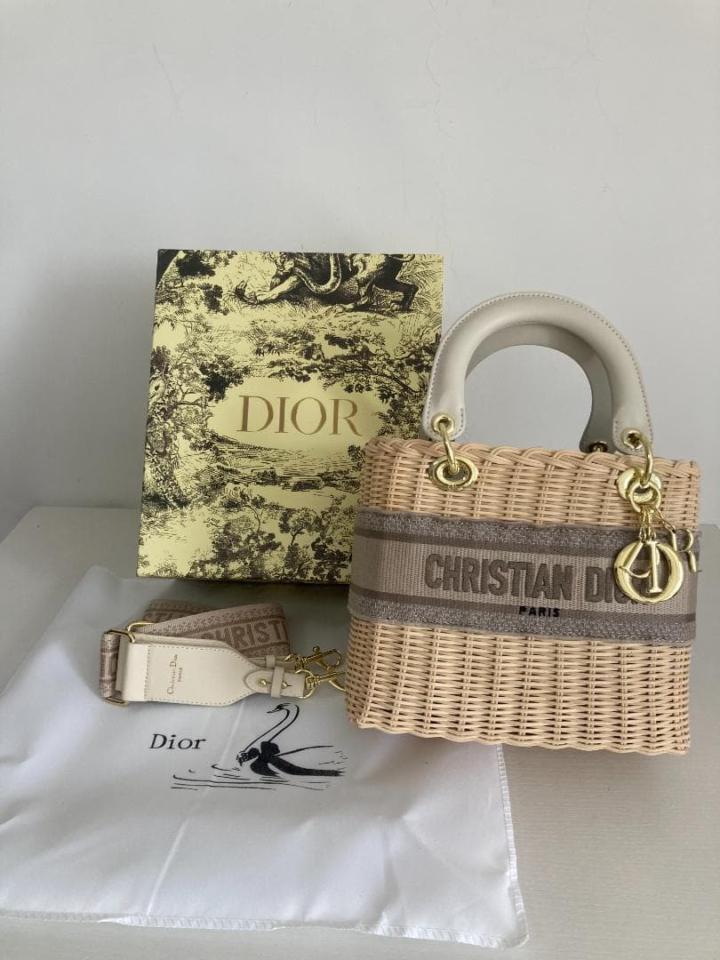 かごハンドバッグDIORロゴ 女性ショルダーバッグ　ベージュ高品質　素晴らしい