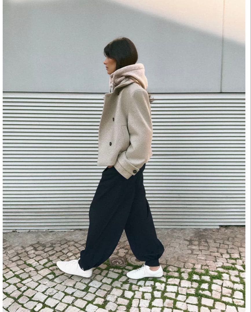 ハイネックショートコート　ベージュ　Sサイズ　ZARA