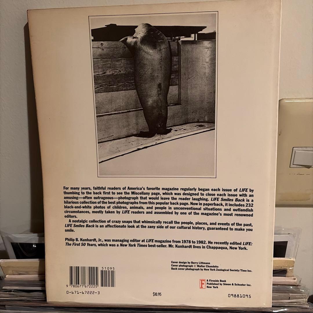 洋書 LIFE SMILES BACK - Philip B. Kunhardt,