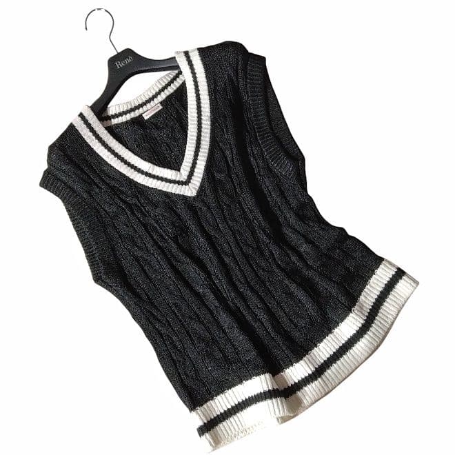 ドレステリア ニット ベスト ケーブル編み ブラック レイヤード Vネック