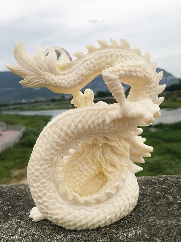 祥龍戯珠、盤龍置物