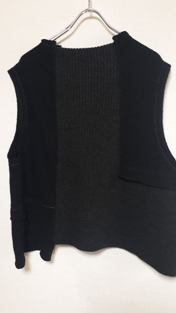 芽風　メフウ　ニットベスト