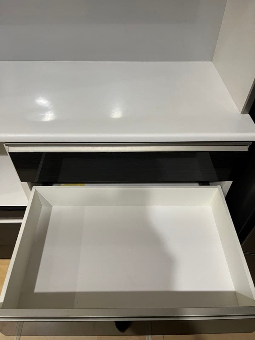 木製キッチンカウンター 食器棚　カップボード　ホワイト・ダークブラウン