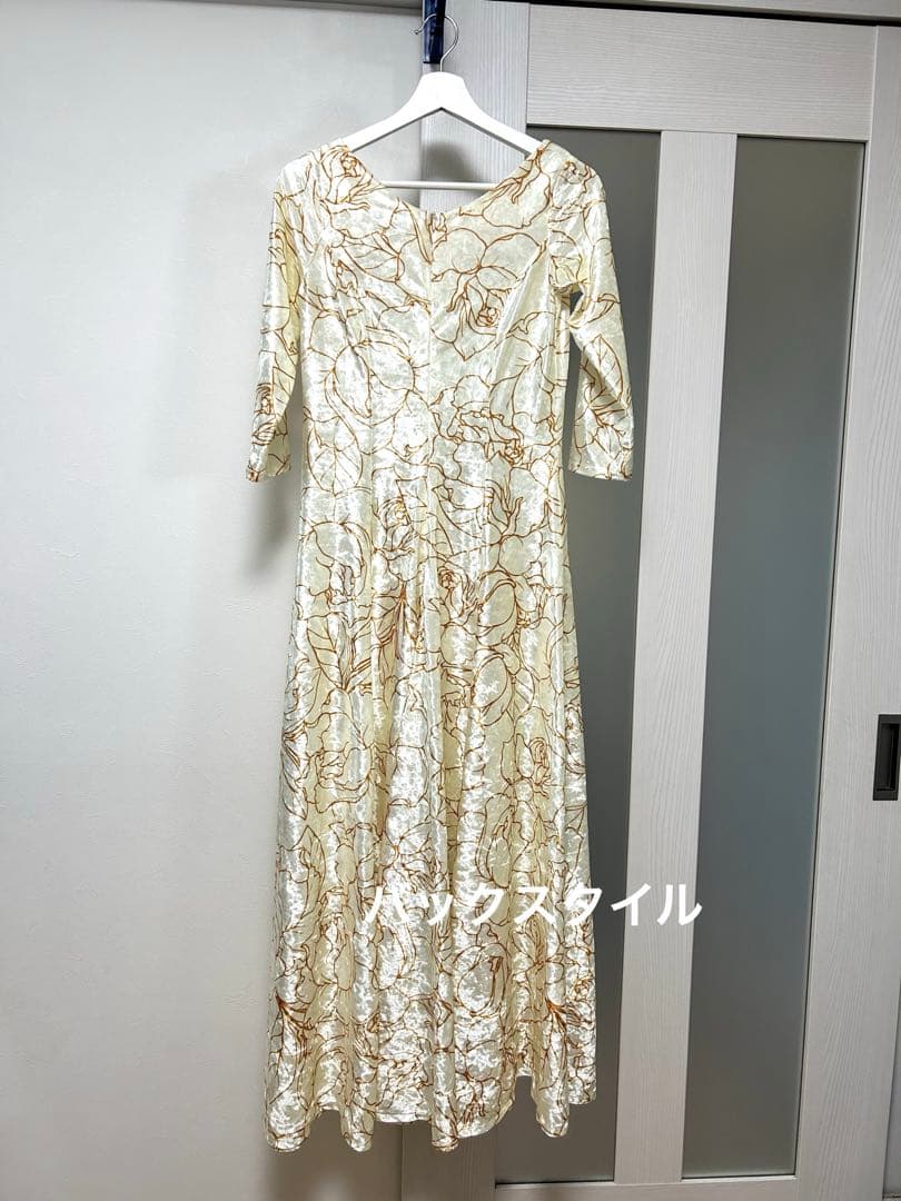 アイボリー 花柄 ロングワンピース 長袖