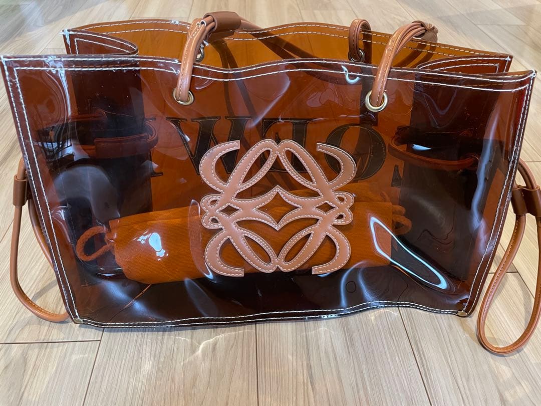 LOEWEロゴ入りトートバッグ　アナグラム