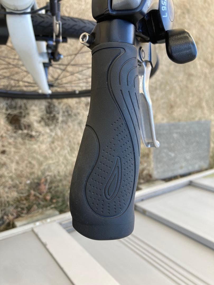 NESTOクロスバイク ホワイト 700C バカンゼ2 440サイズ　整備済み