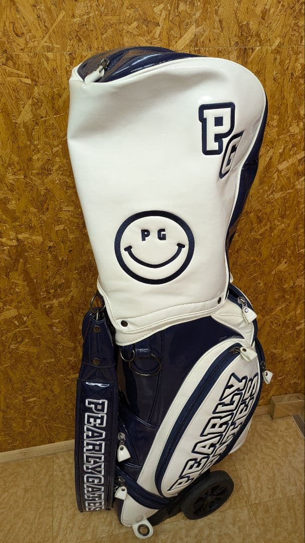 大型キャスター付き PEARLY GATES ホワイト/ネイビー