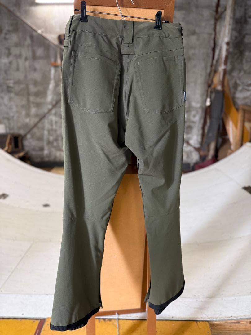 【新品】DC ディーシー スノーウェアー　レディースウェア パンツ Sサイズ