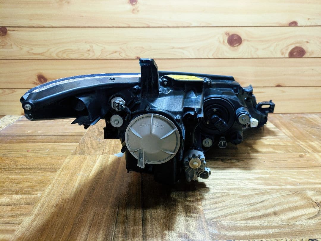 50エスティマ 純正ヘッドライト ACR50 黄ばみ無し コーティング済