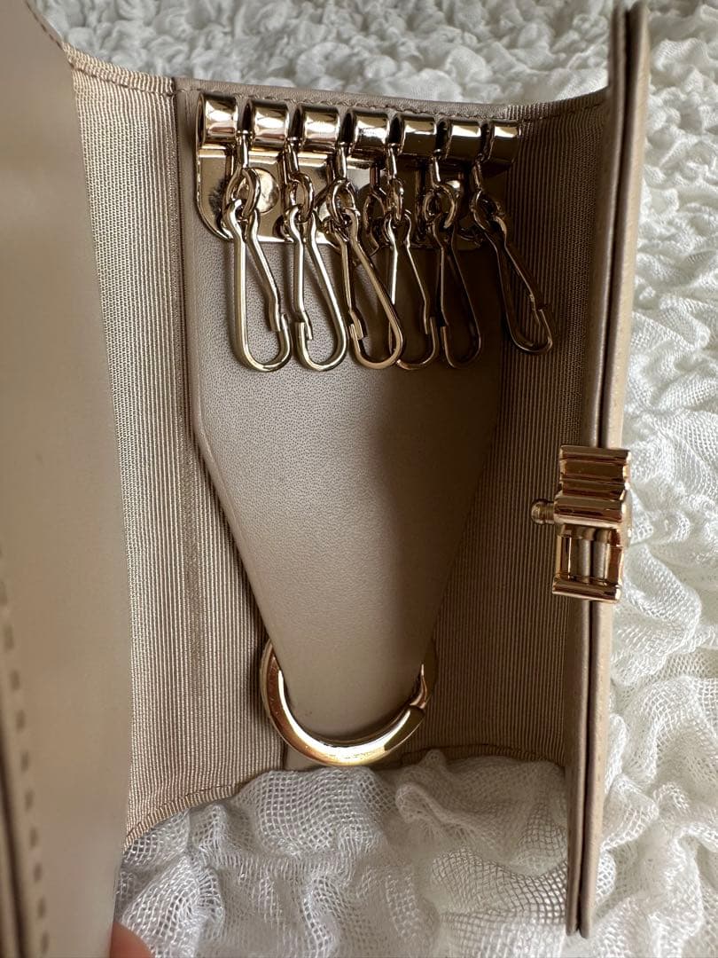 【超美品✨新品未使用✨保証書付】アニエスベー キーケース アイボリー ベージュ