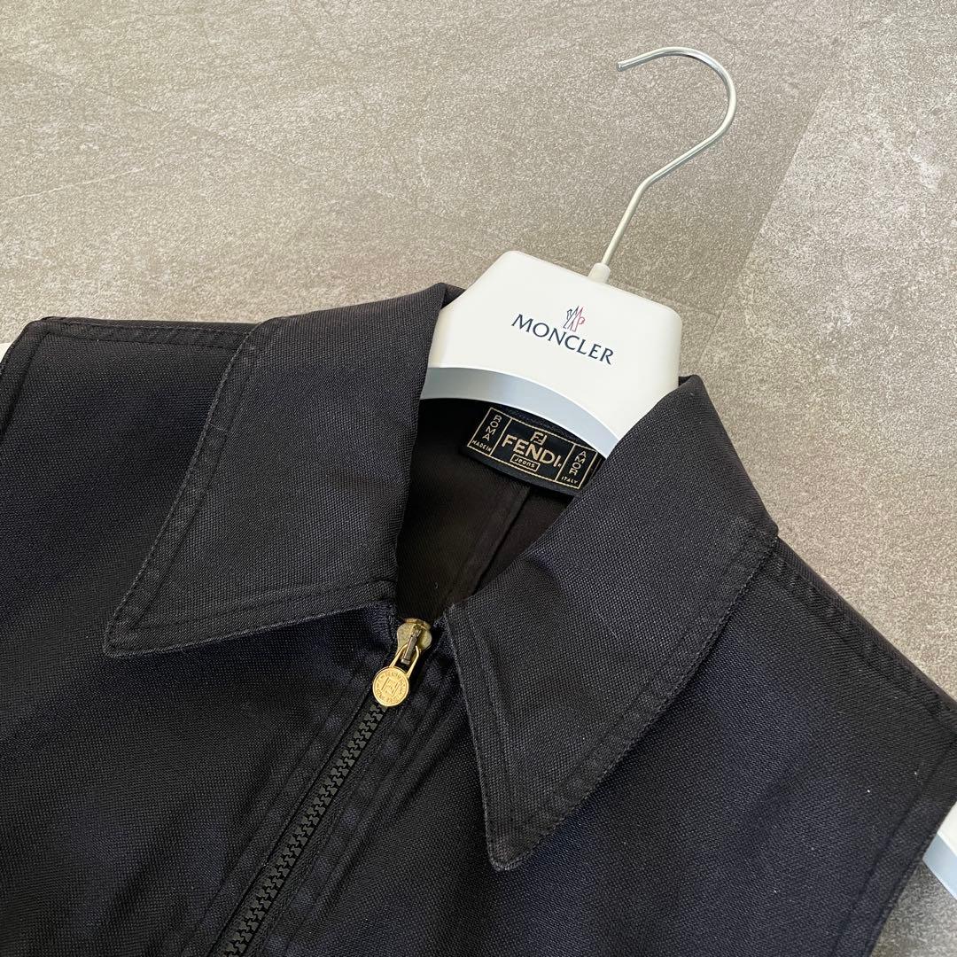 FENDI フェンディ　ロゴ　ジップ　ベスト　レディース　ブラック系　40