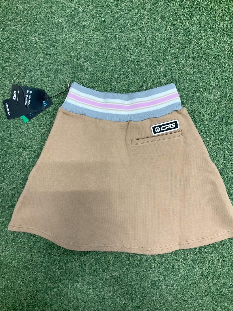【新品未使用】CPGゴルフ　レディースウエアセットアップ　S【１】サイズベージュ