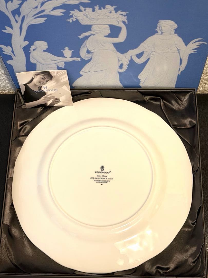 ウェッジウッドおまとめマグカップ1 小皿1 中皿1 大皿２タオル