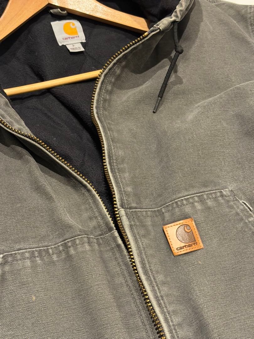 Carhartt 00sアクティブジャケット ブラック フェード グレー 短丈