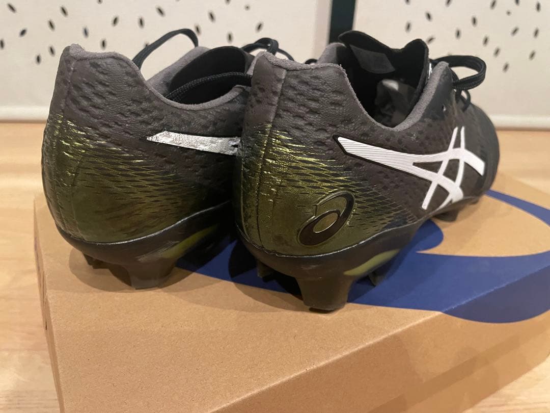 【超美品】25.0cmアシックス　サッカーシューズ　ULTREZZA