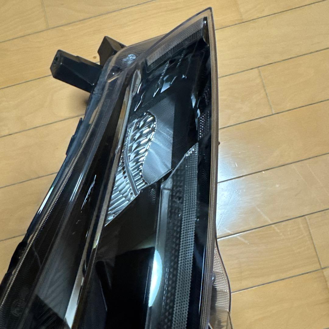 日産Ｐ15キックス　ヘッドライト右　美品　ハウジング