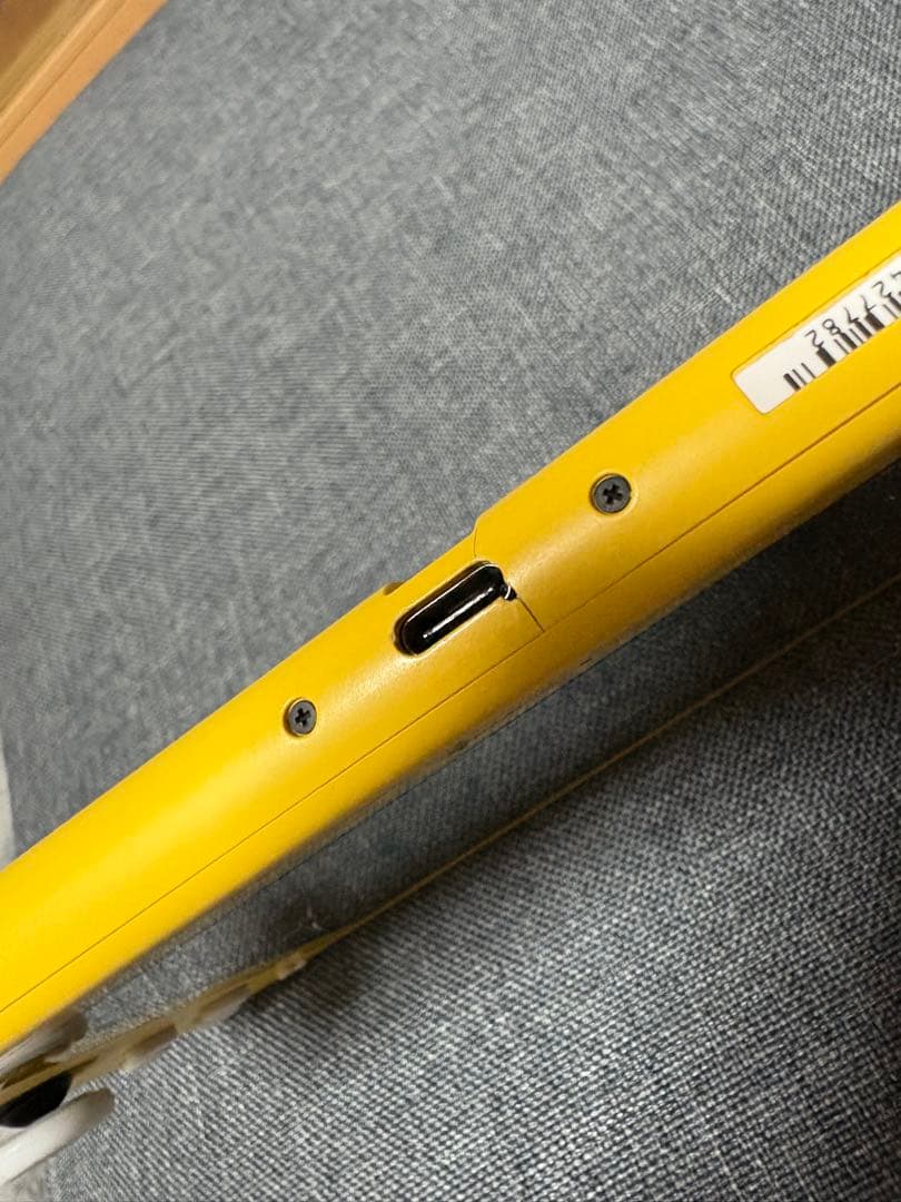 Nintendo switch ライト　イエロー