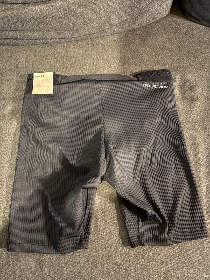 【新品未使用】ナイキ　陸上スパッツ　エアロスイフト