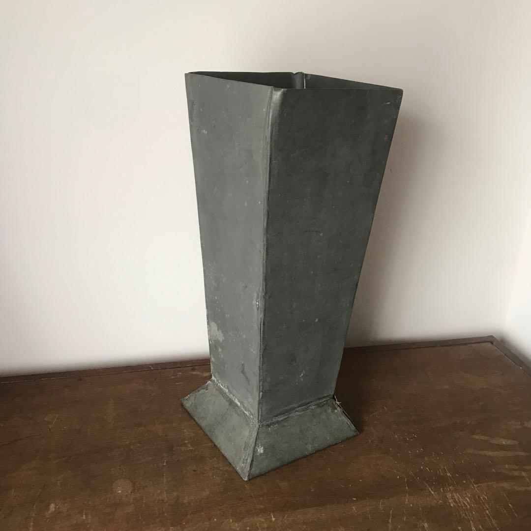 フランス　パリ古道具　ブリキフラワーベース　花瓶　ビンテージ