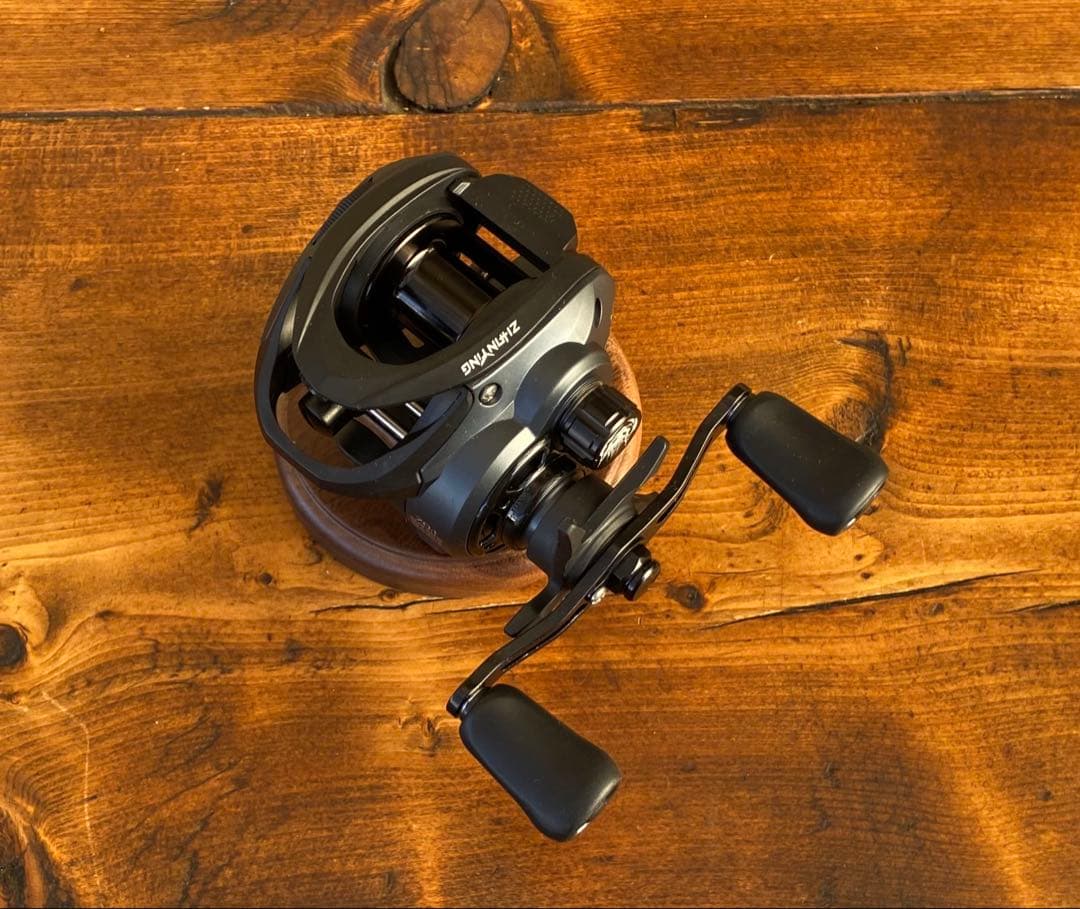 ベイトリール　ベイトフィネスリール　超軽量　30φ 新品未使用　バス釣り　渓流