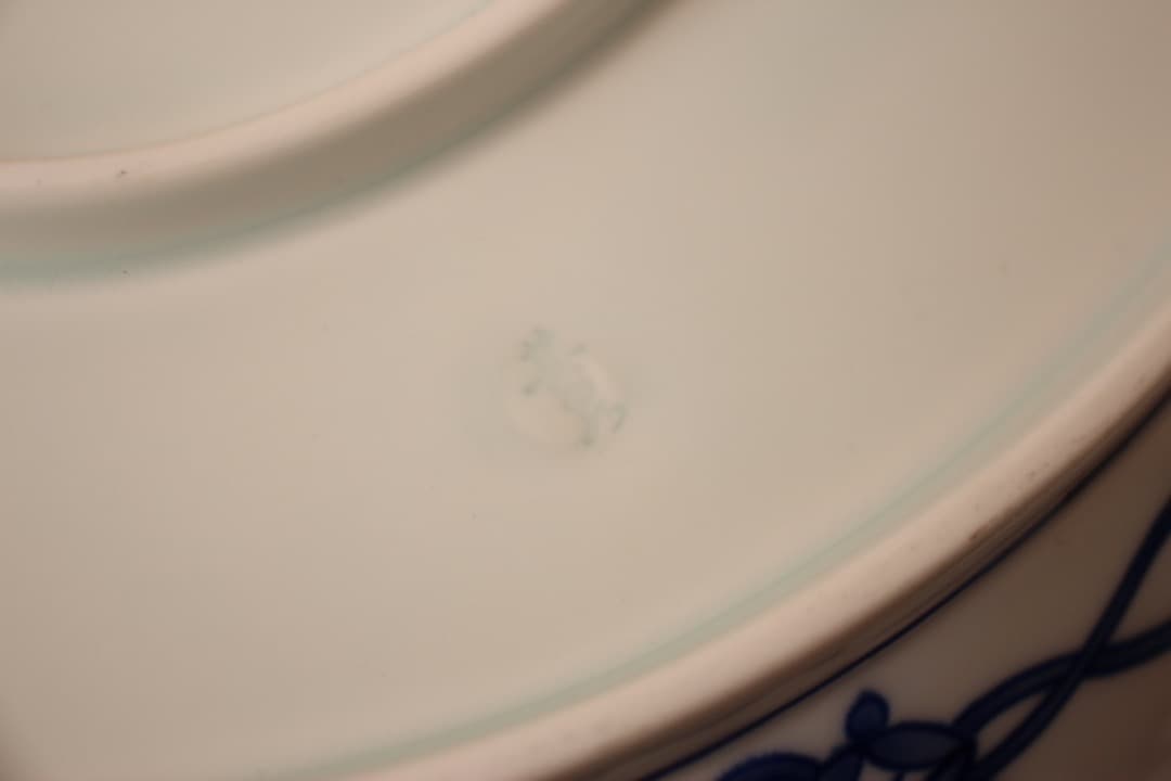 箱入　有田焼　其泉造　染錦魚型盛皿　金彩　皿