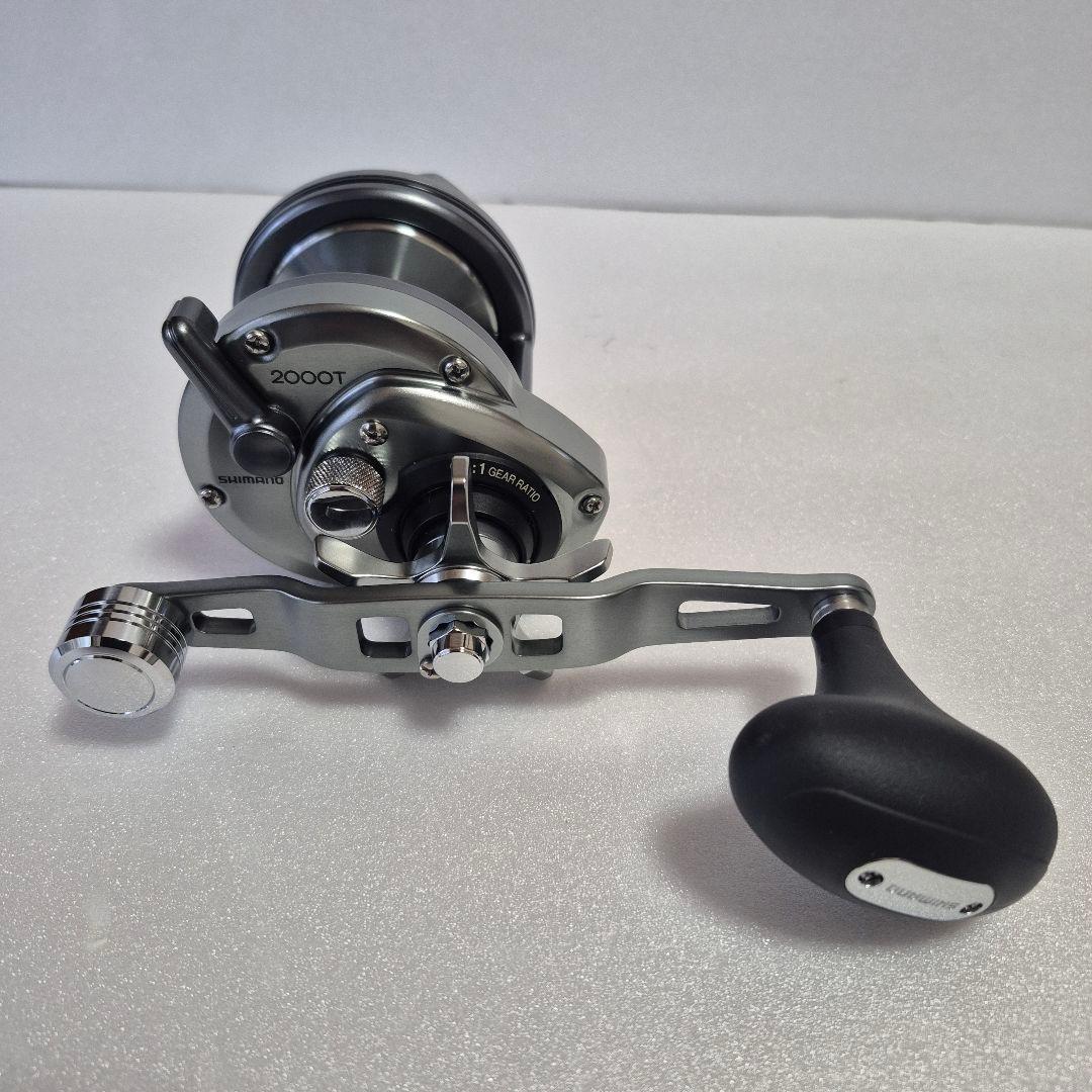 シマノ 23 スピードマスター石鯛 2000T 右ハンドル オマケ　新品ライン
