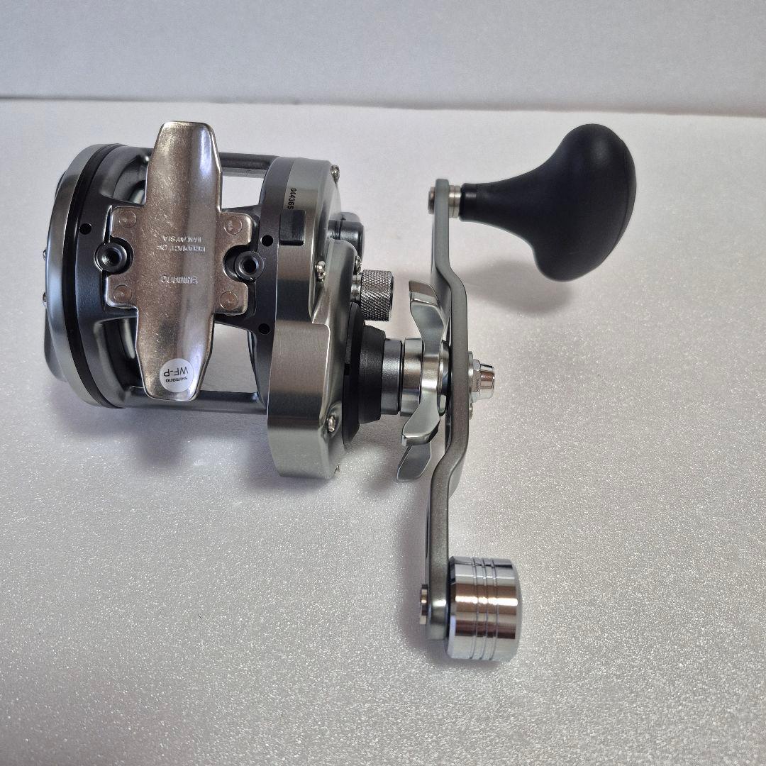 シマノ 23 スピードマスター石鯛 2000T 右ハンドル オマケ　新品ライン