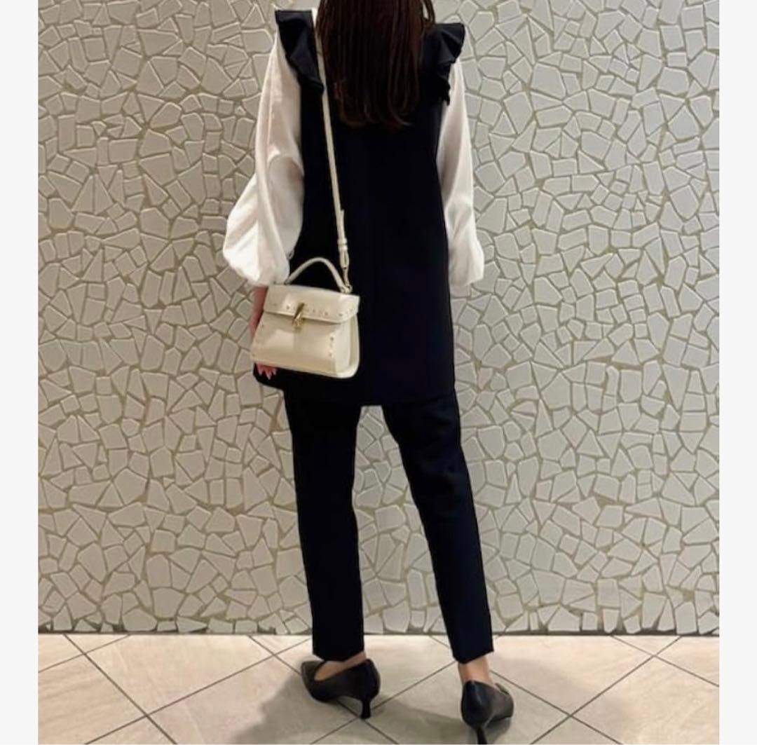 新品同様　CELFORD ブラック フリルスリーブ　ジレ　ベスト