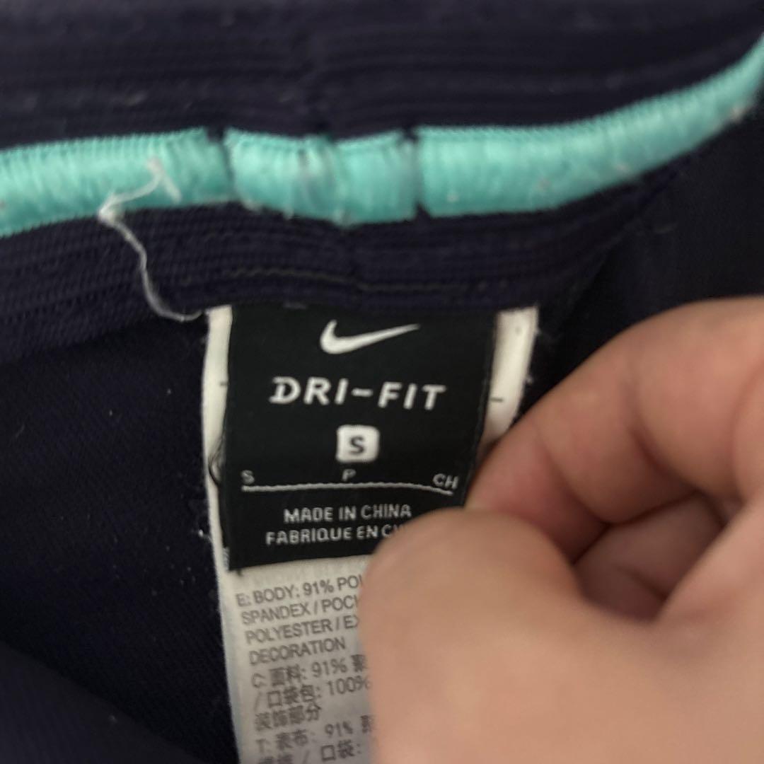 s*3様 ⚠️16日で出品取消　FC Barcelona Nike ジャージセッ