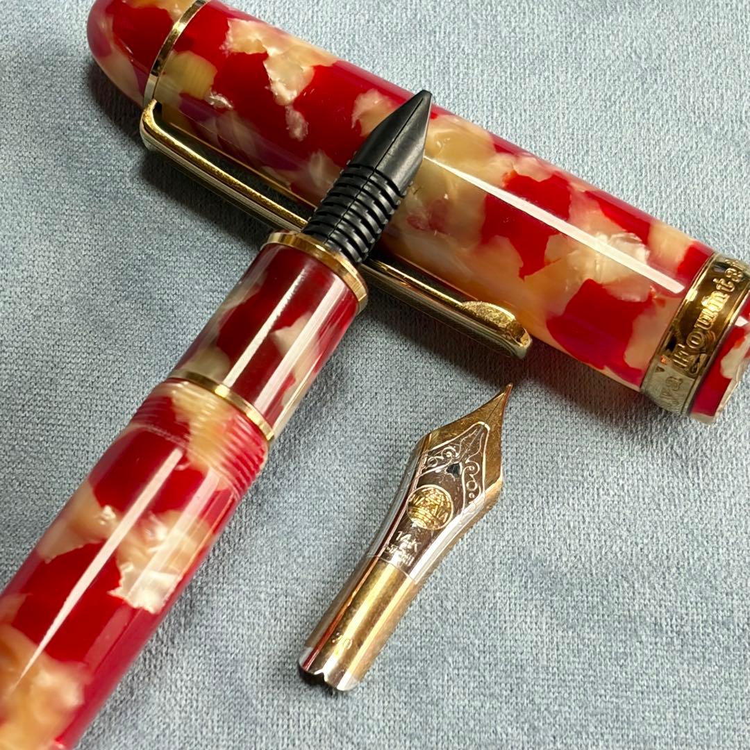 パ*ダ様 中屋万年筆　セルロイド　キンギョ