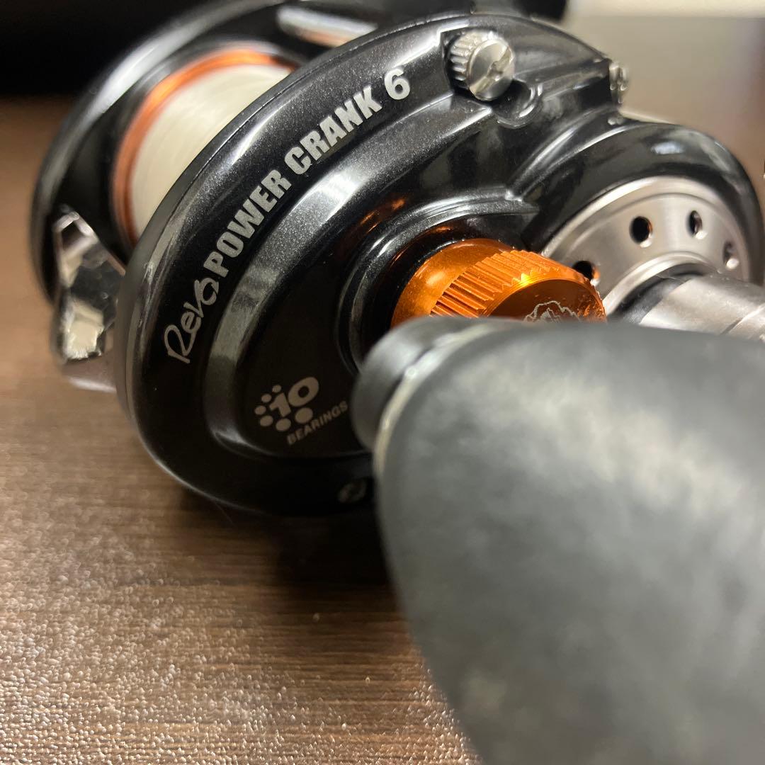 Revo POWER CRANK 6 ベイトリール　右ハンドル　バス釣り　Abu