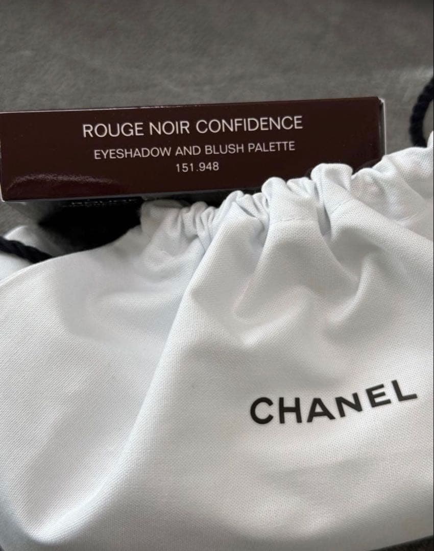 新品　シャネル　ルージュ ヌワール コンフィダンス アイ＆チークカラー パレット