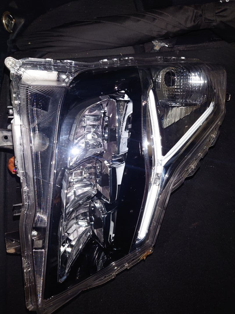 三菱ふそう キャンター ヘッドライトユニット LED