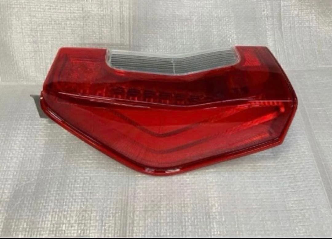 ♦︎ダイハツ★タントLA600S左純正テールランプ★点灯確認済み★良品★