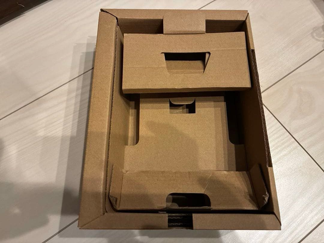 アダプタ付　ニンテンドークラシックミニ ファミリーコンピュータ　すぐに遊べる