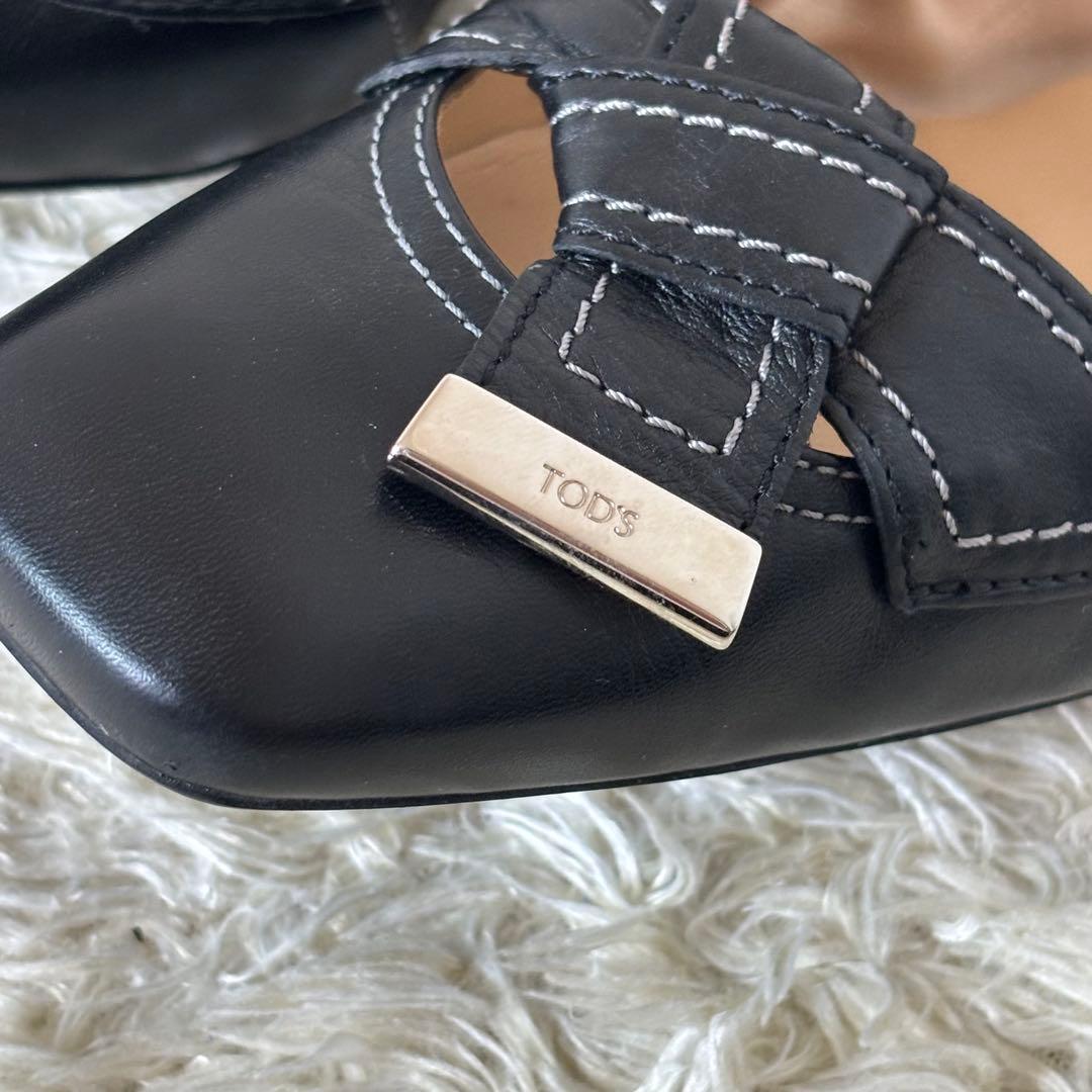 美品　トッズ　スクエアトゥ　レザー　黒　フラットシューズ　パンプス　コンパクト