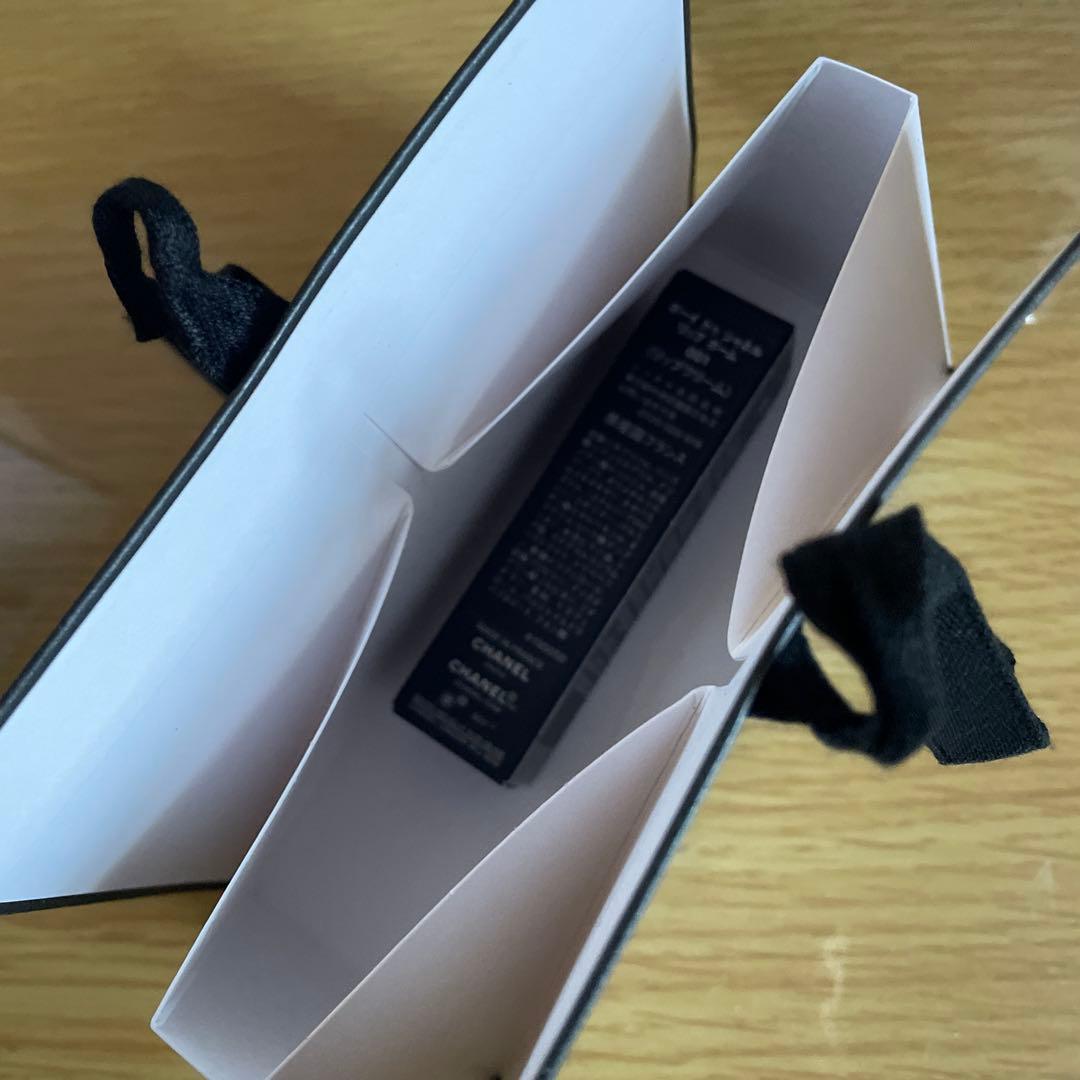 CHANEL BOY DE CHANEL リップバーム 001