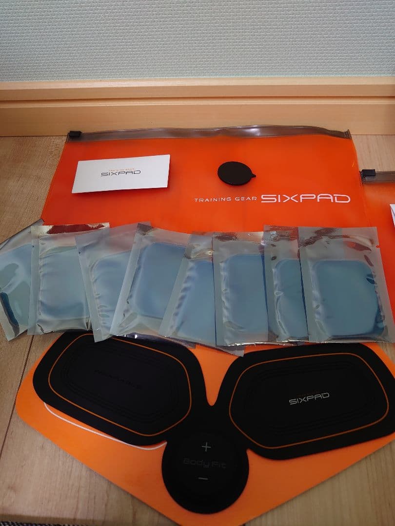 SIXPAD Body EMSトレーニング機器　シックスパッド　2種類