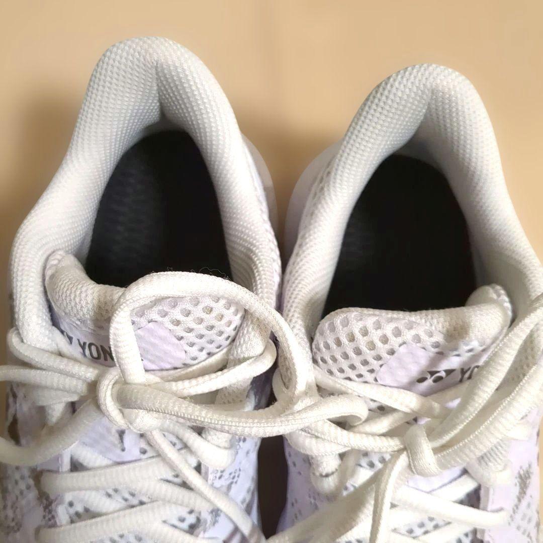 YONEX　バドミントンシューズ　23cm　美品　 (中敷き新品未使用品)