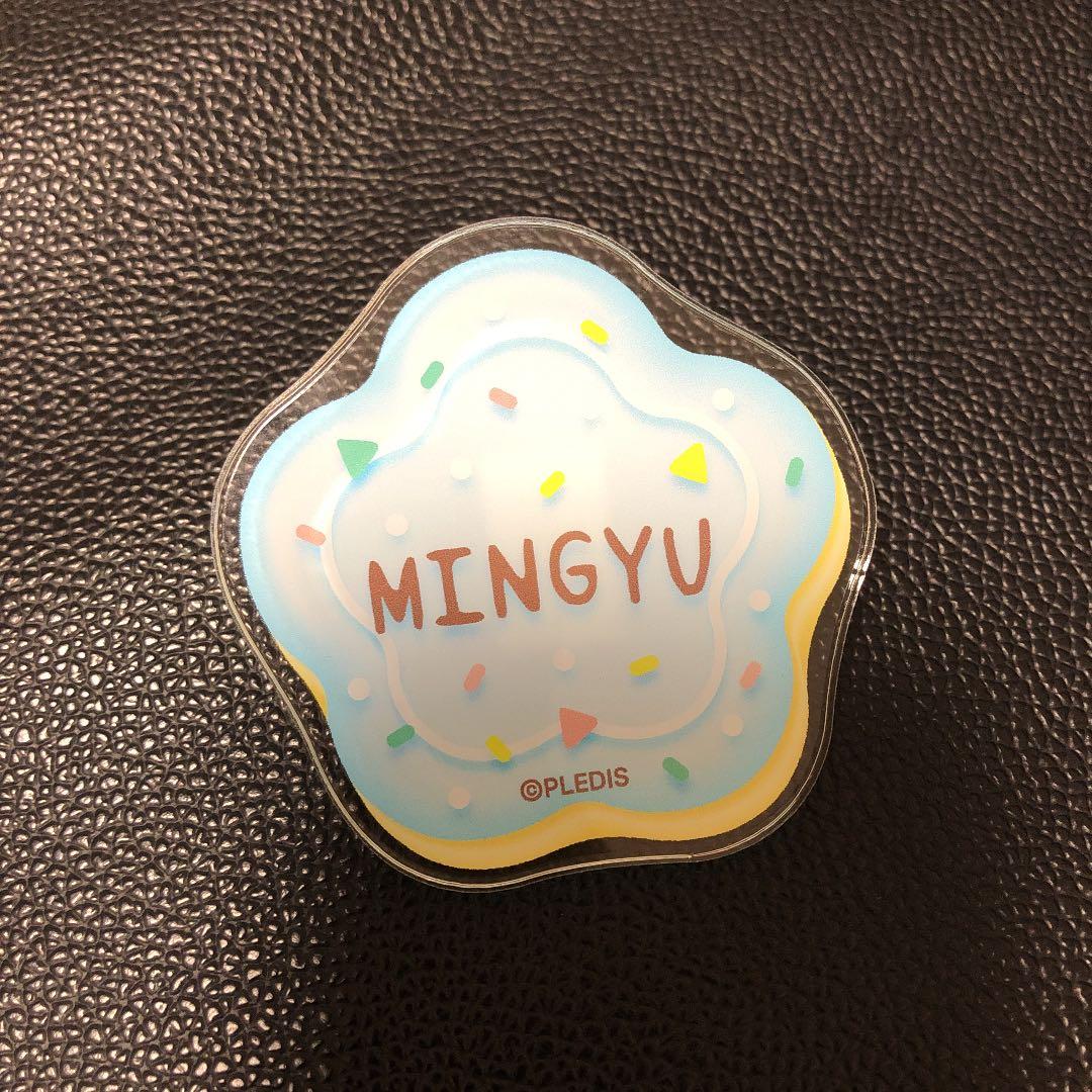 SEVENTEEN カフェ　アクリルバッジ  ミンギュ　ウォヌ　ジュン　ウジ