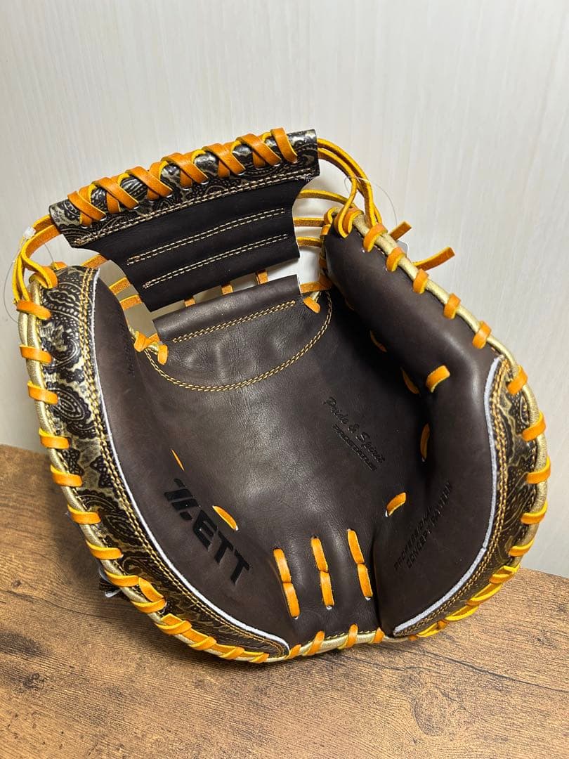 定価42,900円　ゼット軟式キャッチャーミット小林選手モデル（新品）