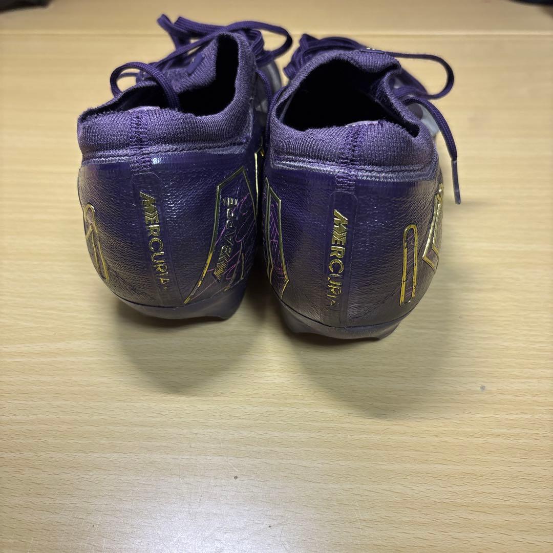 ナイキ「ズーム マーキュリアル ヴェイパー 16 エリート KM FG」