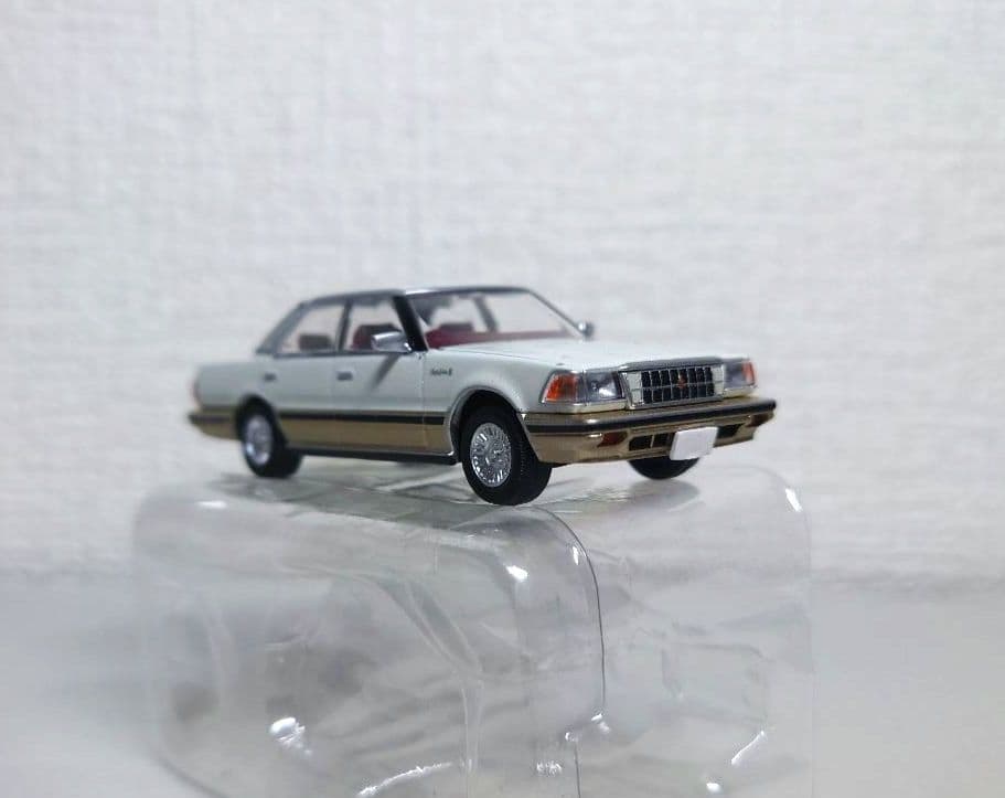 トミカリミテッドヴィンテージ ネオ トヨタ・クラウンハードトップ　加工品