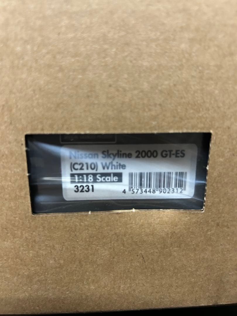 ミニカー 1/18 Nissan Skyline 2000GT-ES(C210)