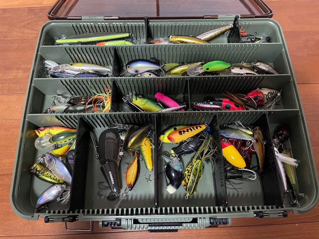 ルアー まとめ売り ケース付き ブルーブルー メガバス ダイワ シマノ 引退