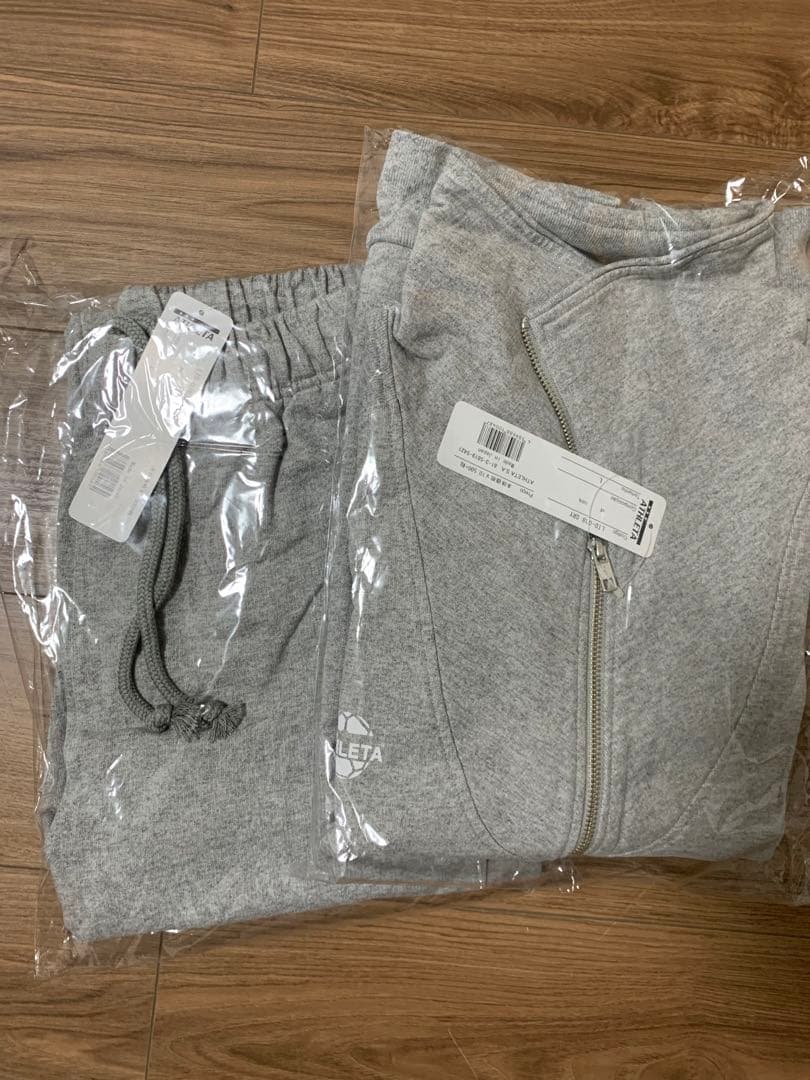 ATHLETAスウェット上下　新品未使用