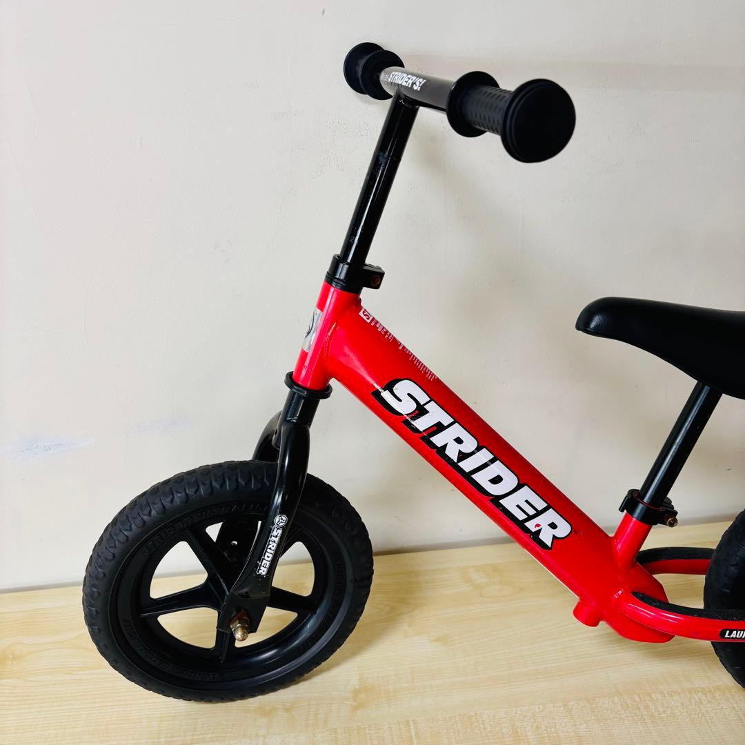 【希少品】STRIDER ストライダー ST-4レッド送料込み　スタンド付き