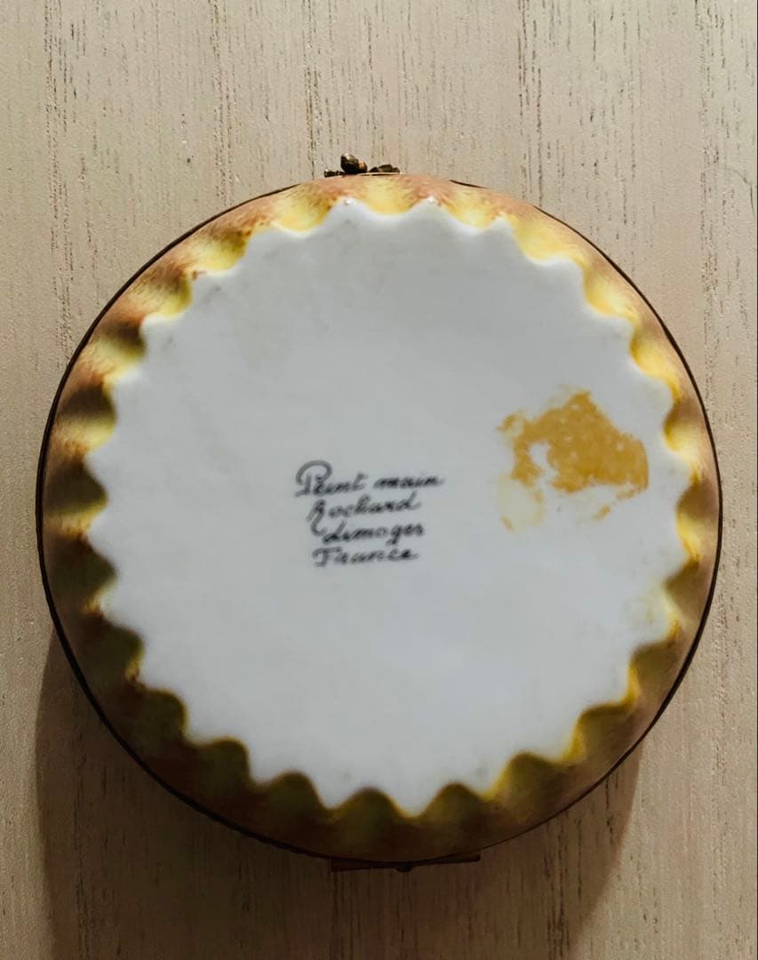 ひ*り様 リモージュ　フランス　ストロベリーパイ型小物入れ　ピルケース