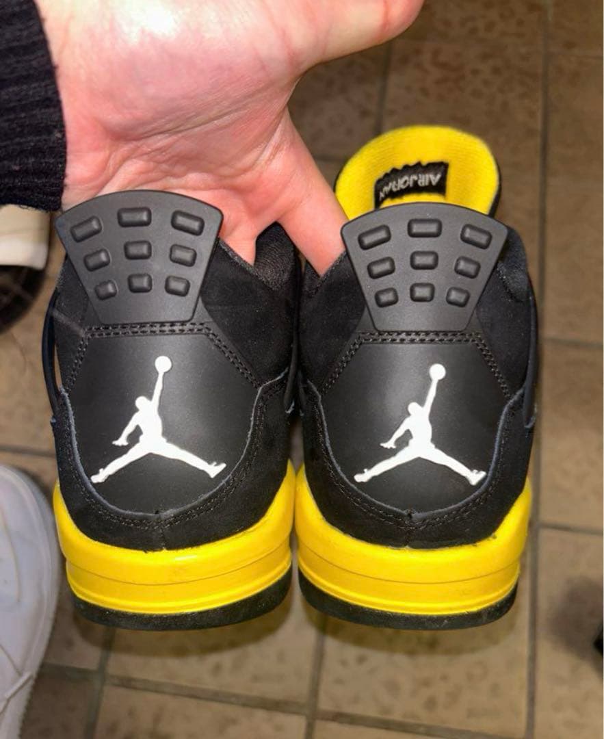 シューズ(女性用) Nike Air Jordan 4 Retro \"Thunder\" (2023)