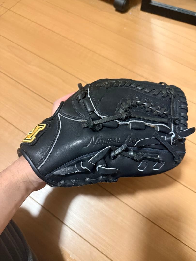 未使用品 ハイゴールド 硬式グローブ 型付け済 投手・オールラウンダー用